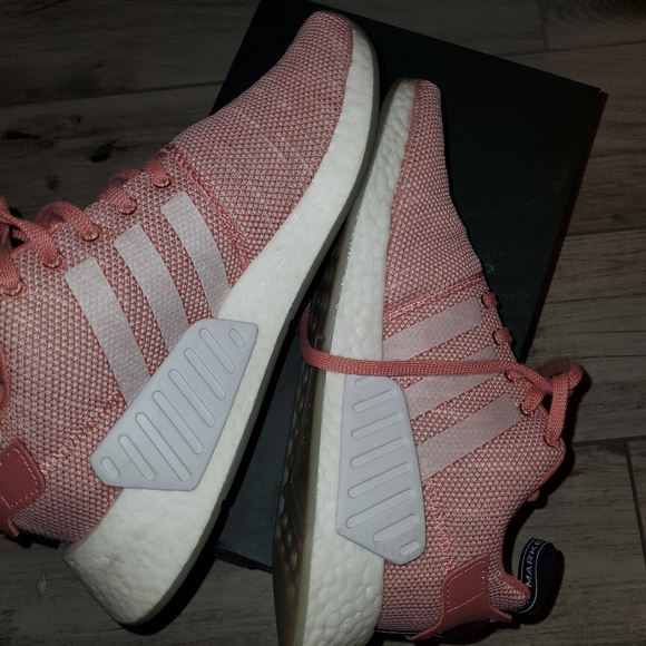 ***SOLD***Adidas nmd R2 - Picture 2 of 5